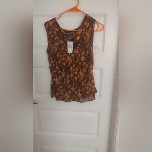 Top dressing tank top silk brown and gold size 6 and medium but fits small